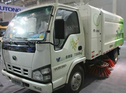 宇通YT25070TSL22BEV純電動(dòng)掃路車.jpg